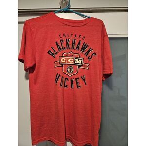 Vintage CCM Chicago Blackhawks NHL - Red T-Shirt‎ - Size Medium